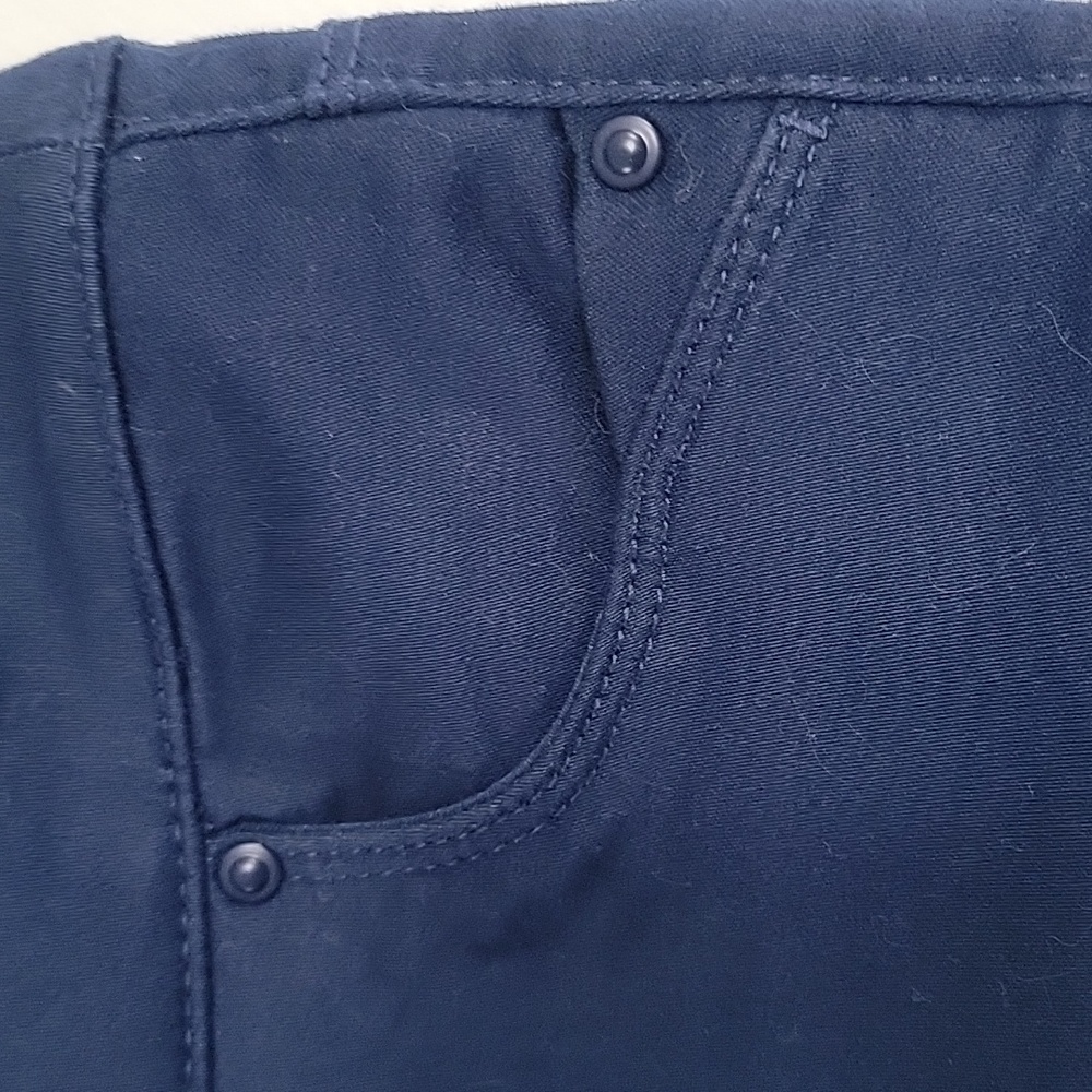 Shorts - Picture 2 of 3